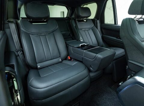 Land Rover Range Rover P530 SV 18