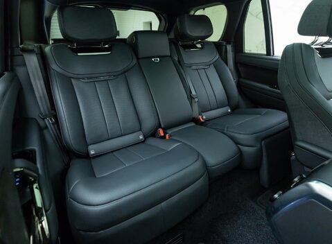 Land Rover Range Rover P530 SV 17