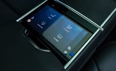 Land Rover Range Rover P530 SV 20