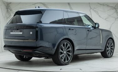 Land Rover Range Rover P530 SV 6