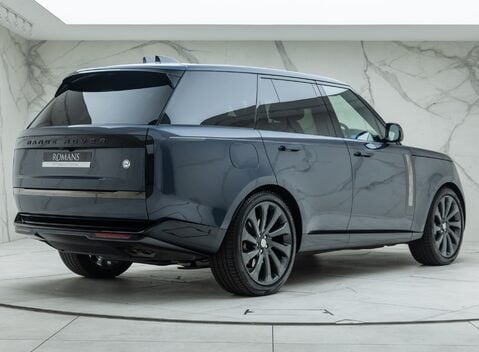 Land Rover Range Rover P530 SV 6