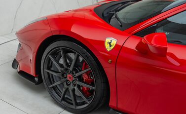 Ferrari 488 Pista 38