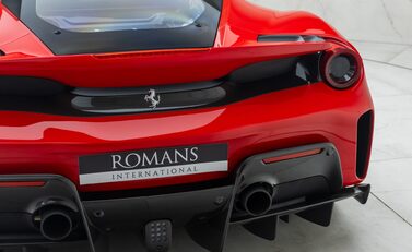 Ferrari 488 Pista 32