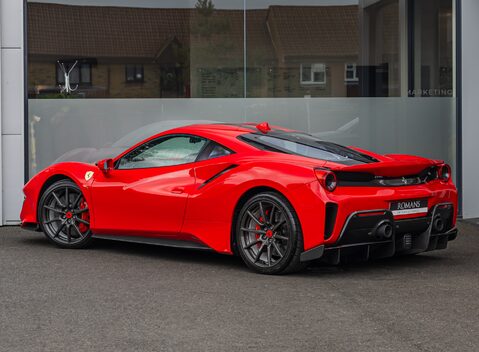 Ferrari 488 Pista 4