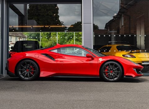 Ferrari 488 Pista 3