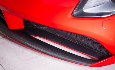 Ferrari 488 SPIDER 32