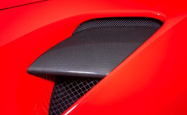 Ferrari 488 SPIDER 39