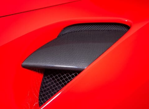 Ferrari 488 SPIDER 39