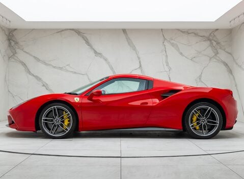 Ferrari 488 SPIDER 7