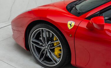 Ferrari 488 SPIDER 35