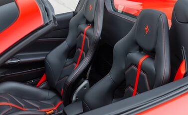 Ferrari 488 SPIDER 36