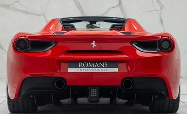 Ferrari 488 SPIDER 11