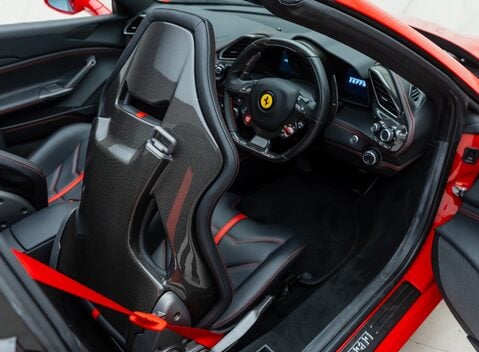 Ferrari 488 SPIDER 19