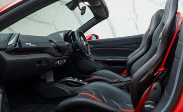 Ferrari 488 SPIDER 20
