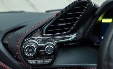 Ferrari 488 SPIDER 23