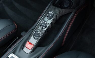 Ferrari 488 SPIDER 25