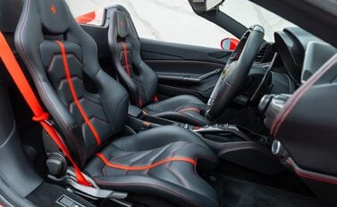 Ferrari 488 SPIDER 17