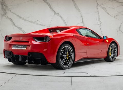 Ferrari 488 SPIDER 8