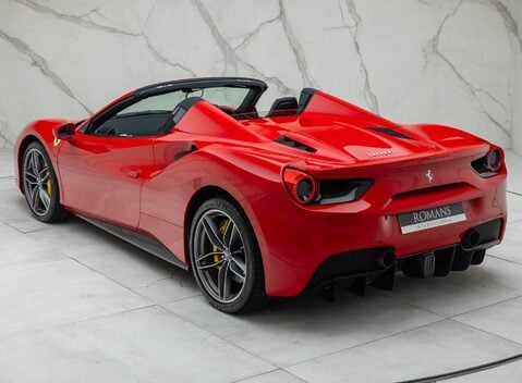 Ferrari 488 SPIDER 15