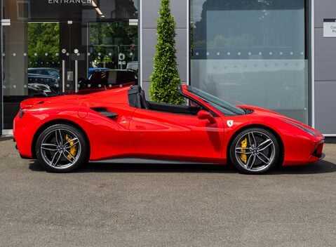 Ferrari 488 SPIDER 3