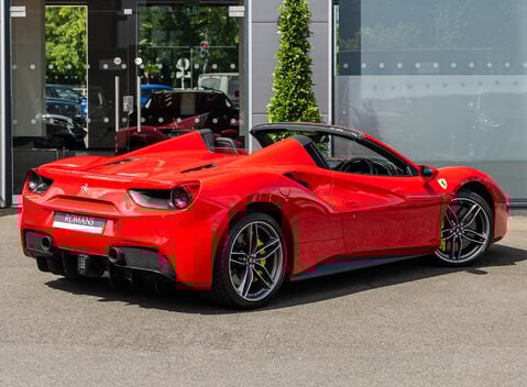 Ferrari 488 SPIDER 4
