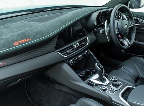 Alfa Romeo Giulia GTAm 21