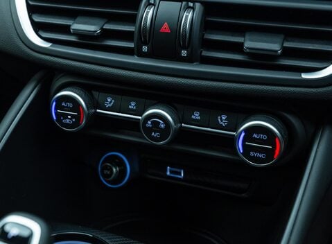 Alfa Romeo Giulia GTAm 26