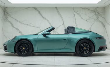 Porsche 911 Targa 4 (992) 6