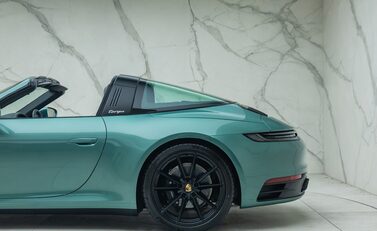 Porsche 911 Targa 4 (992) 37