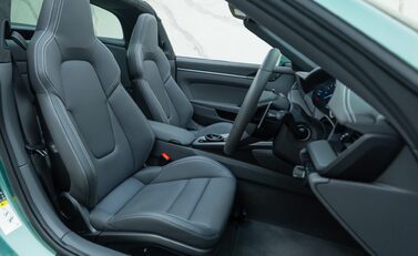 Porsche 911 Targa 4 (992) 17