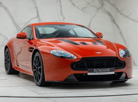 Aston Martin V12 Vantage S 9