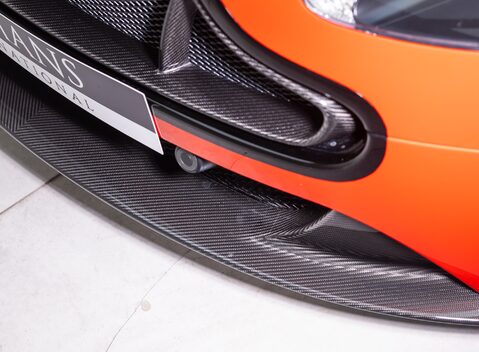 Aston Martin V12 Vantage S 27