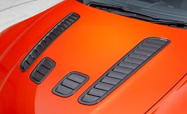 Aston Martin V12 Vantage S 29