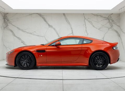 Aston Martin V12 Vantage S 5