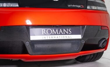 Aston Martin V12 Vantage S 33