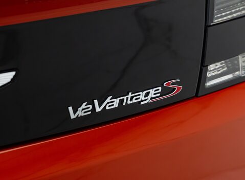 Aston Martin V12 Vantage S 32
