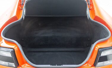 Aston Martin V12 Vantage S 40