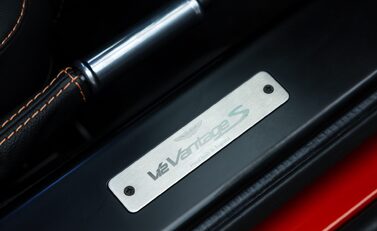 Aston Martin V12 Vantage S 23