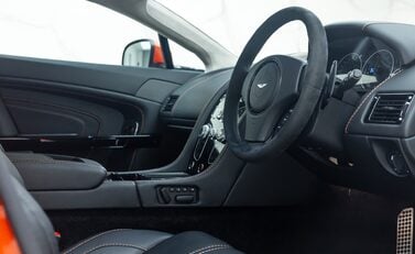 Aston Martin V12 Vantage S 13