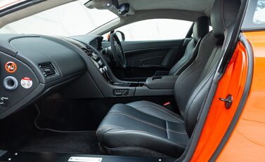 Aston Martin V12 Vantage S 16