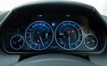 Aston Martin V12 Vantage S 18