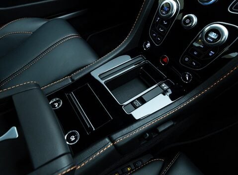 Aston Martin V12 Vantage S 22