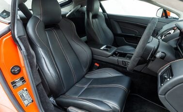 Aston Martin V12 Vantage S 14