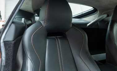 Aston Martin V12 Vantage S 15