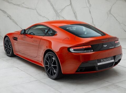 Aston Martin V12 Vantage S 12