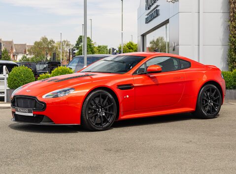 Aston Martin V12 Vantage S 2