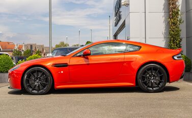 Aston Martin V12 Vantage S 3