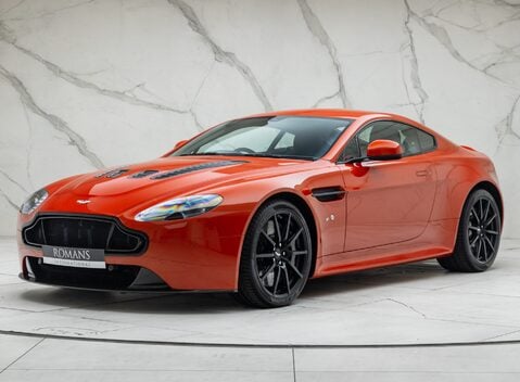 Aston Martin V12 Vantage S 1