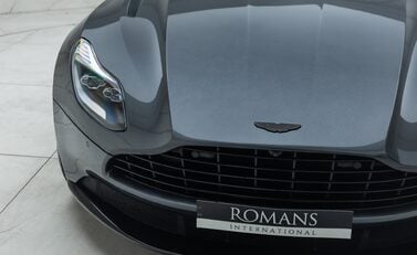 Aston Martin DB11 V8 27