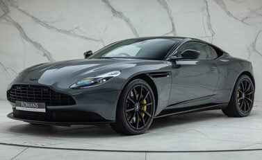 Aston Martin DB11 V8 1